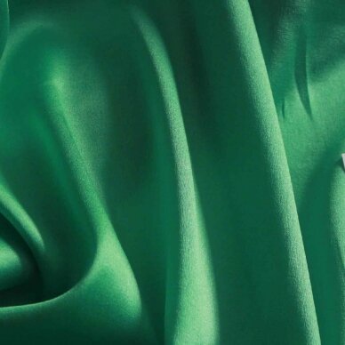 Smaragdo spalvos elastingas atlasinis šilkas 4
